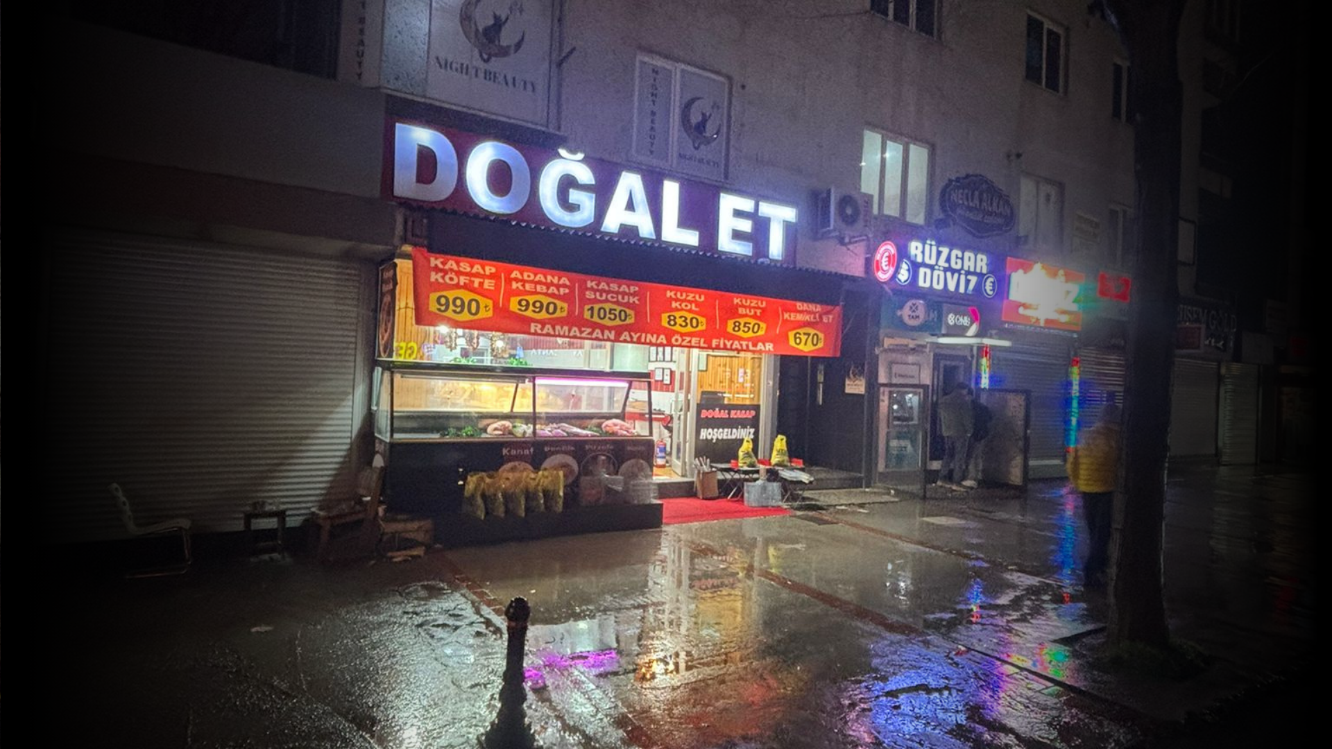 Doğal Et Kasap hijyenik ve günlük taze et hazırlığı